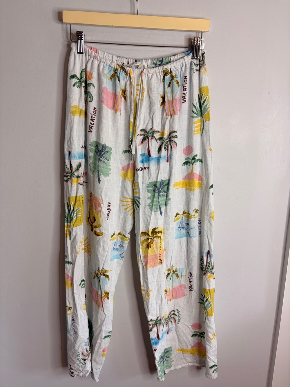 Label Of Love Lightweight White Vacation-Print Lounge Pants Medium